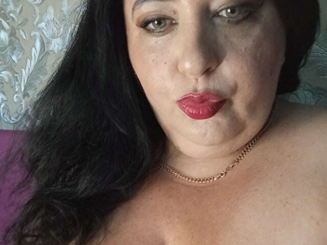 SUGARMOMMY profile sexy photo